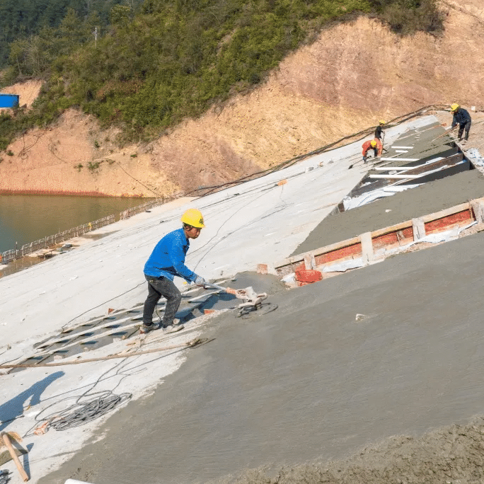和田水工老旧混凝土薄层修复修补用什么材料？使用薄层